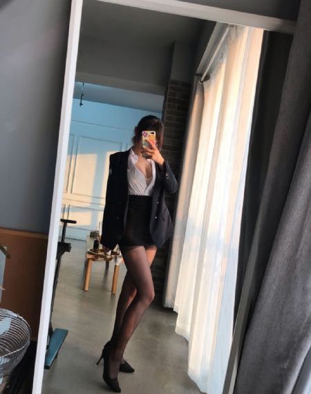 少妇被脱得精光调教