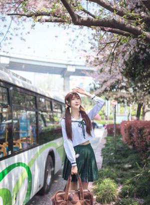 裙子底下是野兽