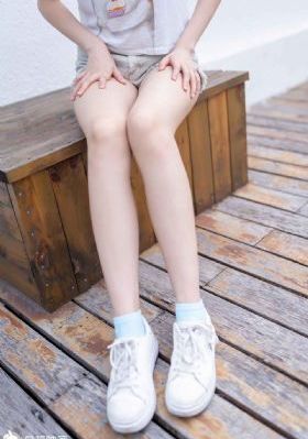 撕开她的乳罩慢慢揉捏吻视频